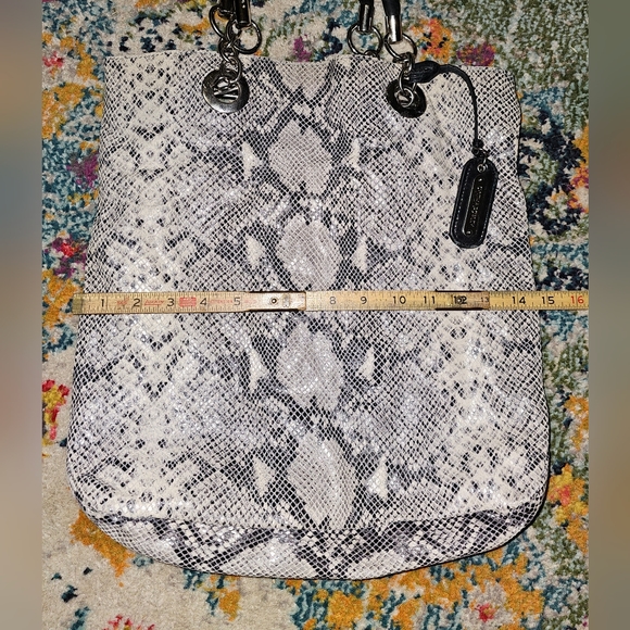 LARGE LEATHER LIKE NEW CYNTHIA ROWLEY PURSE HANDBAG - Picture 3 of 8